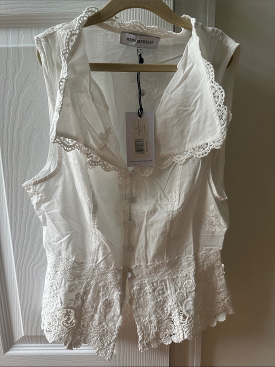 WeWoreWhat Tops - WeWoreWhat White Sleeveless Lace-Trim Button Blouse